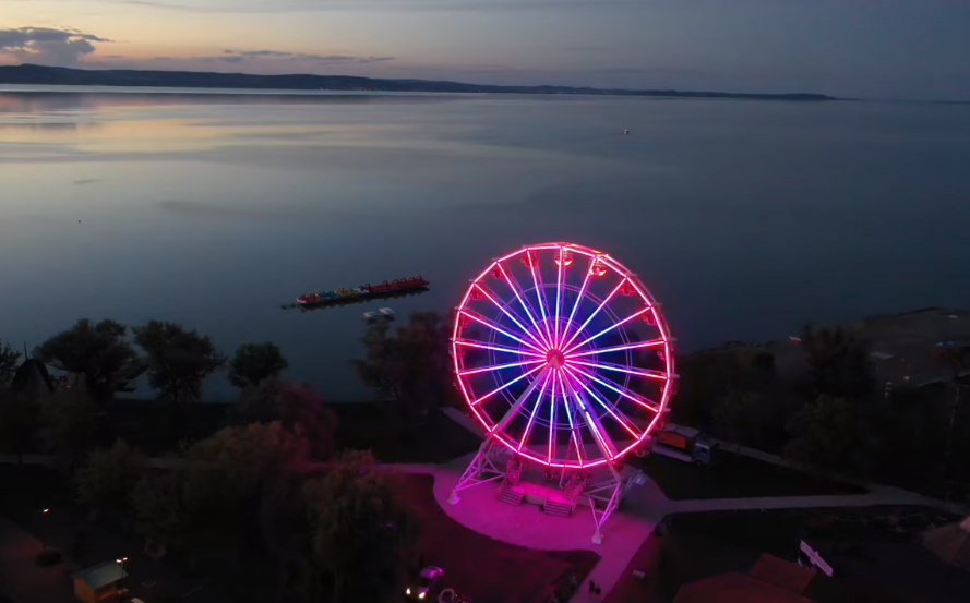 Elk peszt f nyj t kkal v r mindenkit a Lelle Eye a balatonlellei